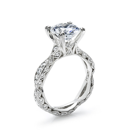 Tacori : I love this ring because of that vintage feel